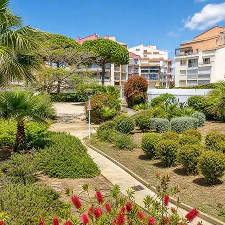 Apartment Le Pharo